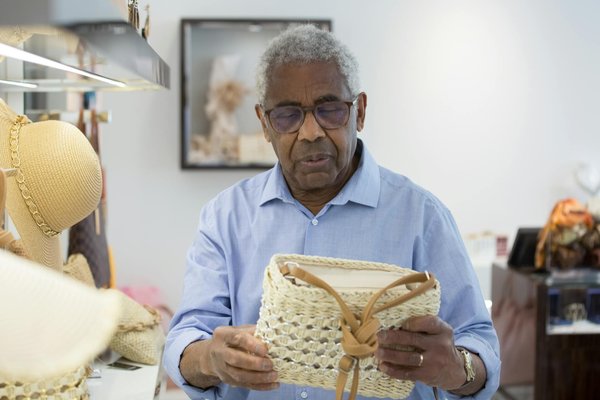 Les Secrets Inconnus des Grandes Maisons de Mode : Une Enquête Révélatrice